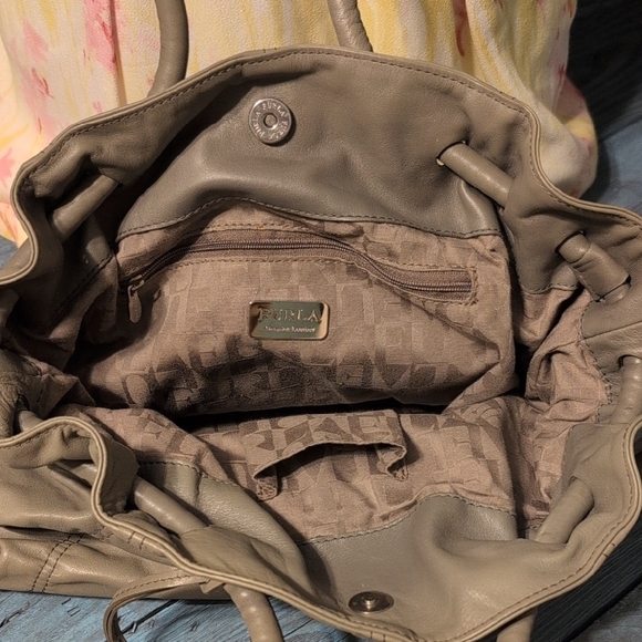 Furla Beige Leather Tote Bag Slouchy Fade Vintage Roomy 10 x 16 Purse - Picture 15 of 16